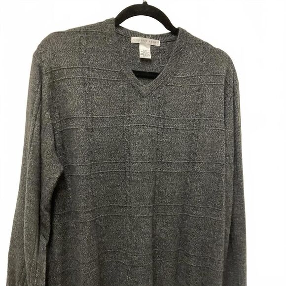 Geoffrey Beene Women's Large Gray 100% Acrylic Pullover V Neck Sweater - Picture 2 of 6